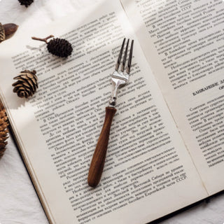Farmhouse Chic Wooden Handle Dinnerware Set | Stainless Steel Forks Knives Spoons